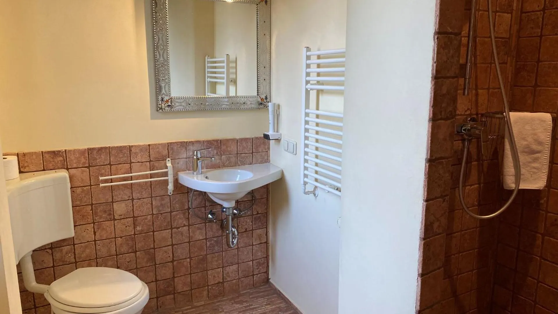 Hotel Avalon Bed&Breakfast Themen/- Nichtraucherhotel Hannover