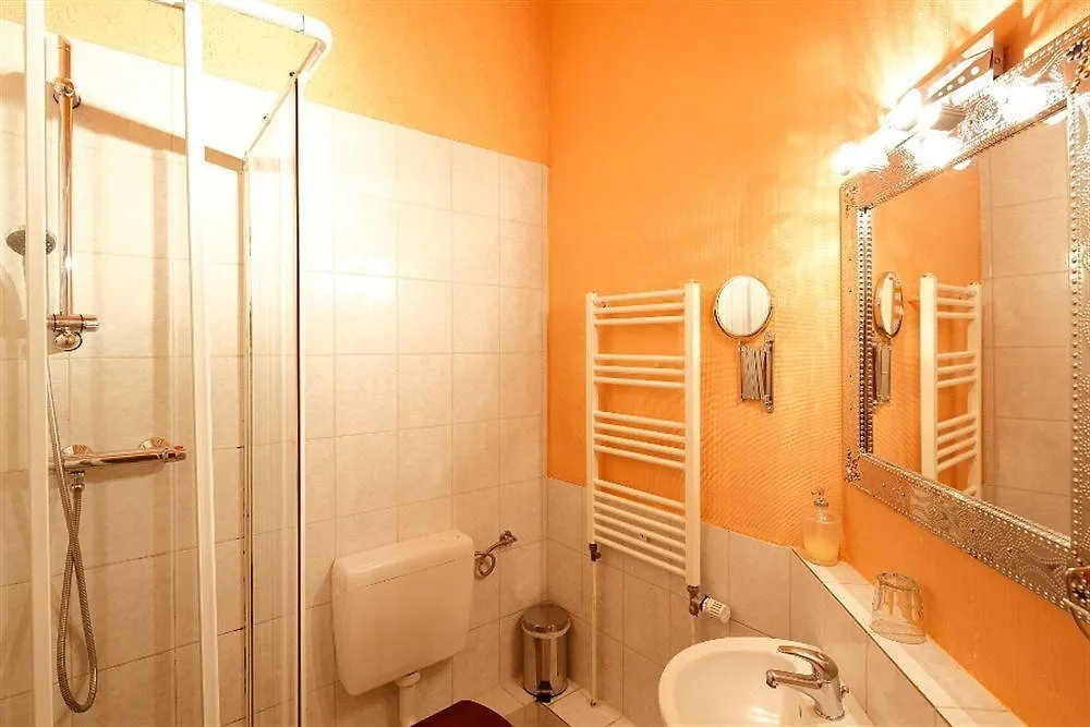 Hotel Avalon Bed&Breakfast Themen/- Nichtraucherhotel Hannover