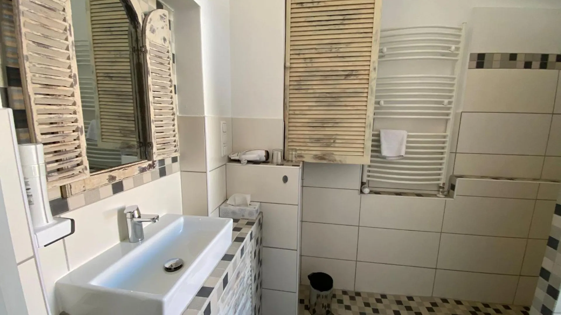Avalon Bed&Breakfast Themen/- Nichtraucherhotel Hannover 3*,  Deutschland