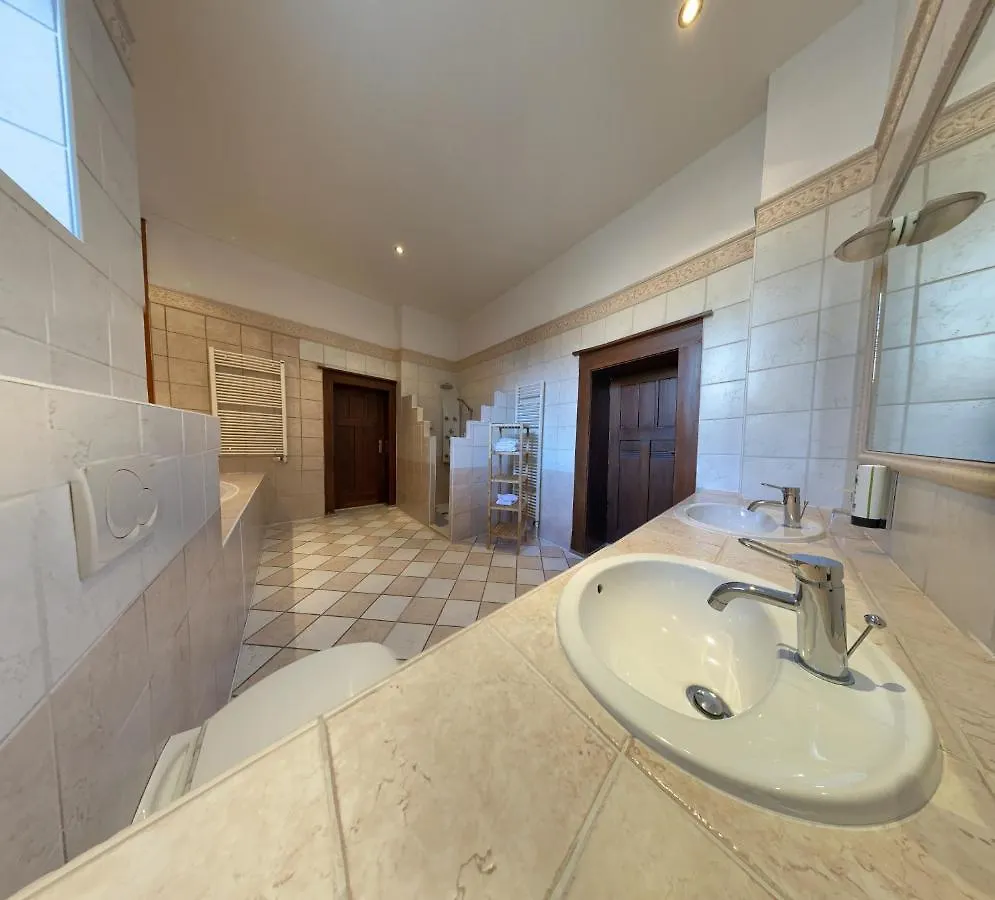 Avalon Bed&Breakfast Themen/- Nichtraucherhotel Hannover
